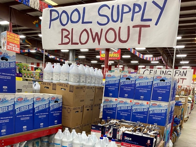 pool chemicals 925x694